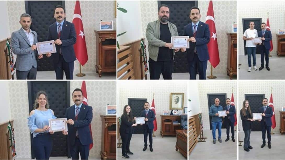 Sayın Kaymakamımızdan Öğretmenlerimize Başarı Belgesi